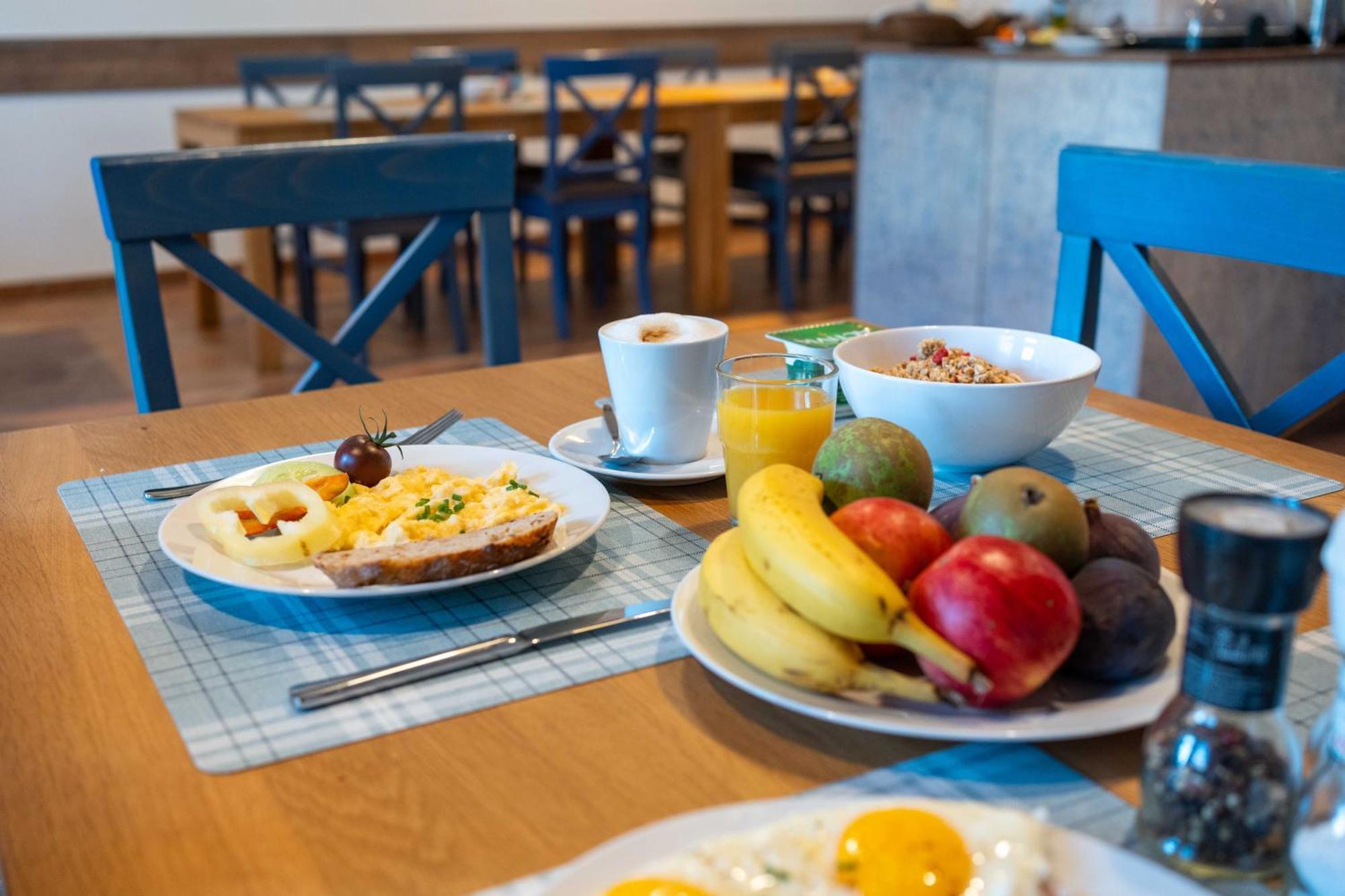 Hotel Volf Prestice Экстерьер фото