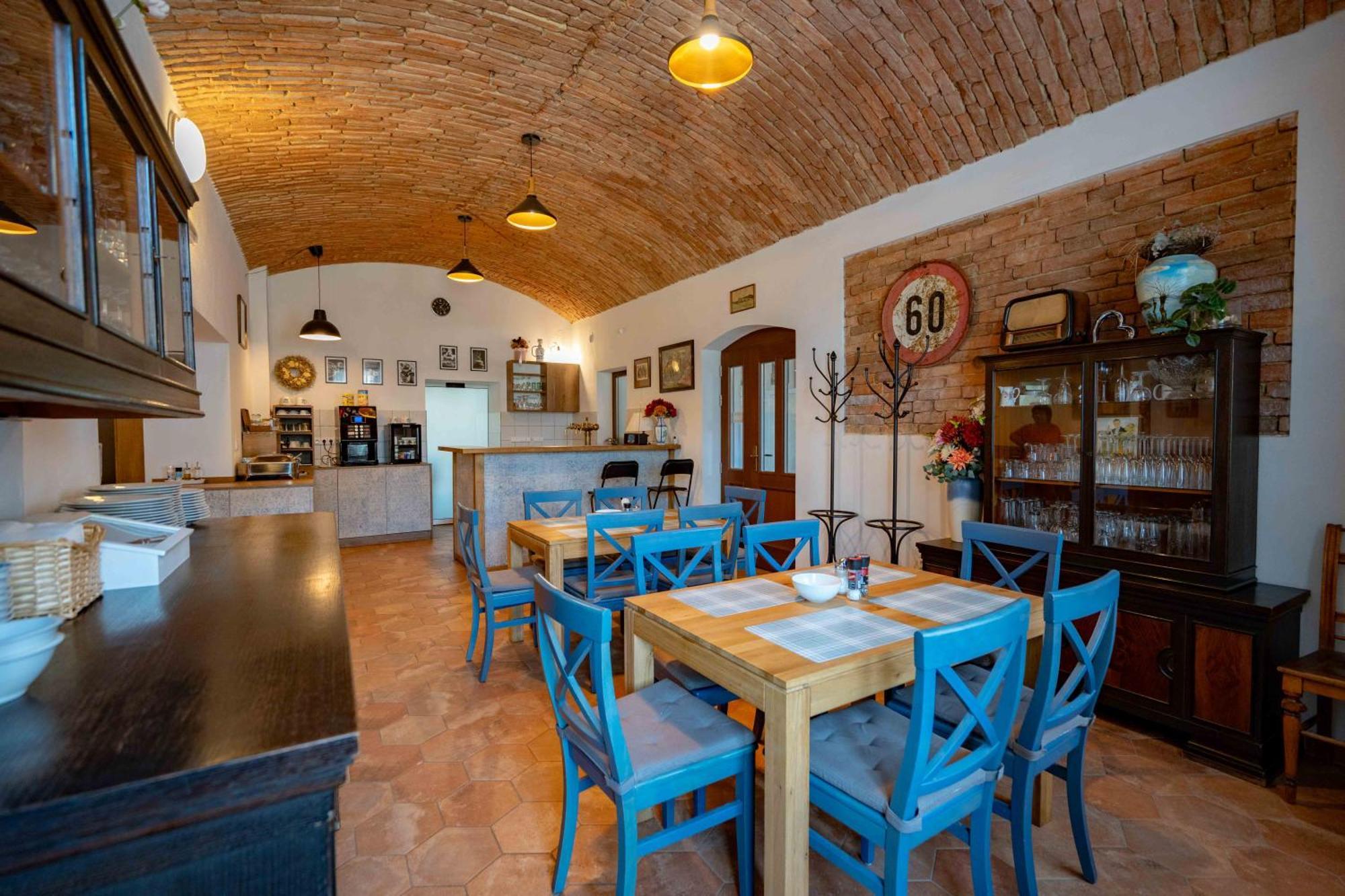 Hotel Volf Prestice Экстерьер фото