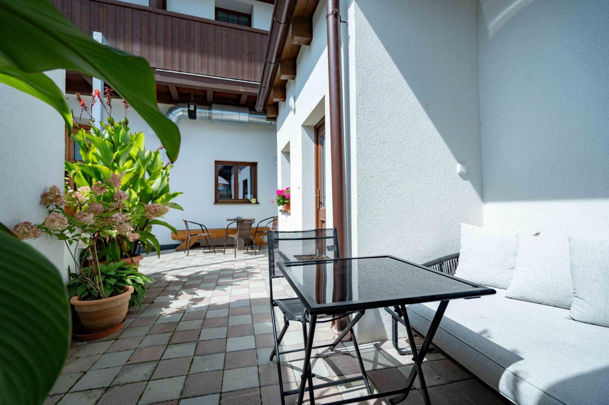 Hotel Volf Prestice Экстерьер фото