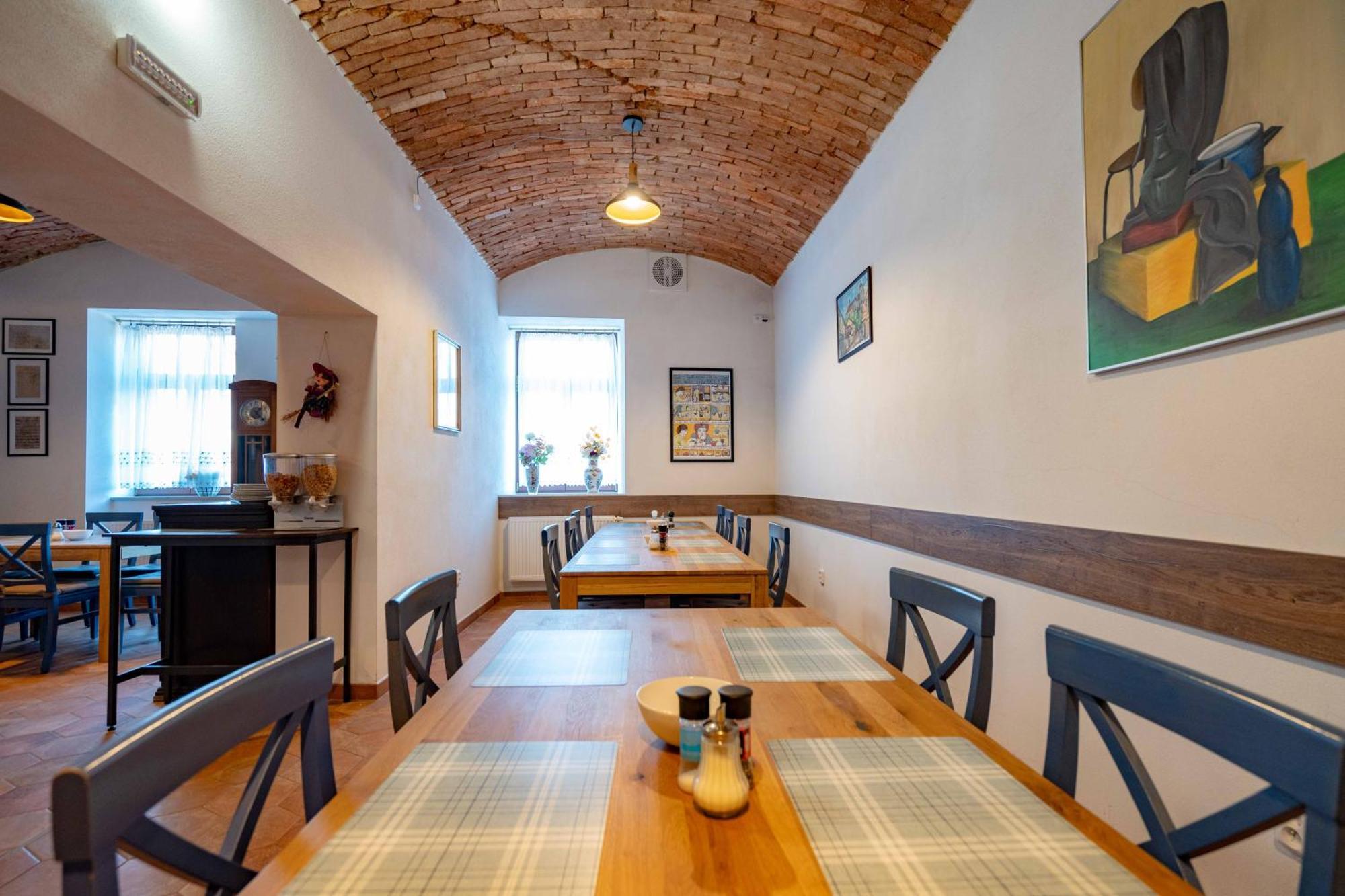 Hotel Volf Prestice Экстерьер фото